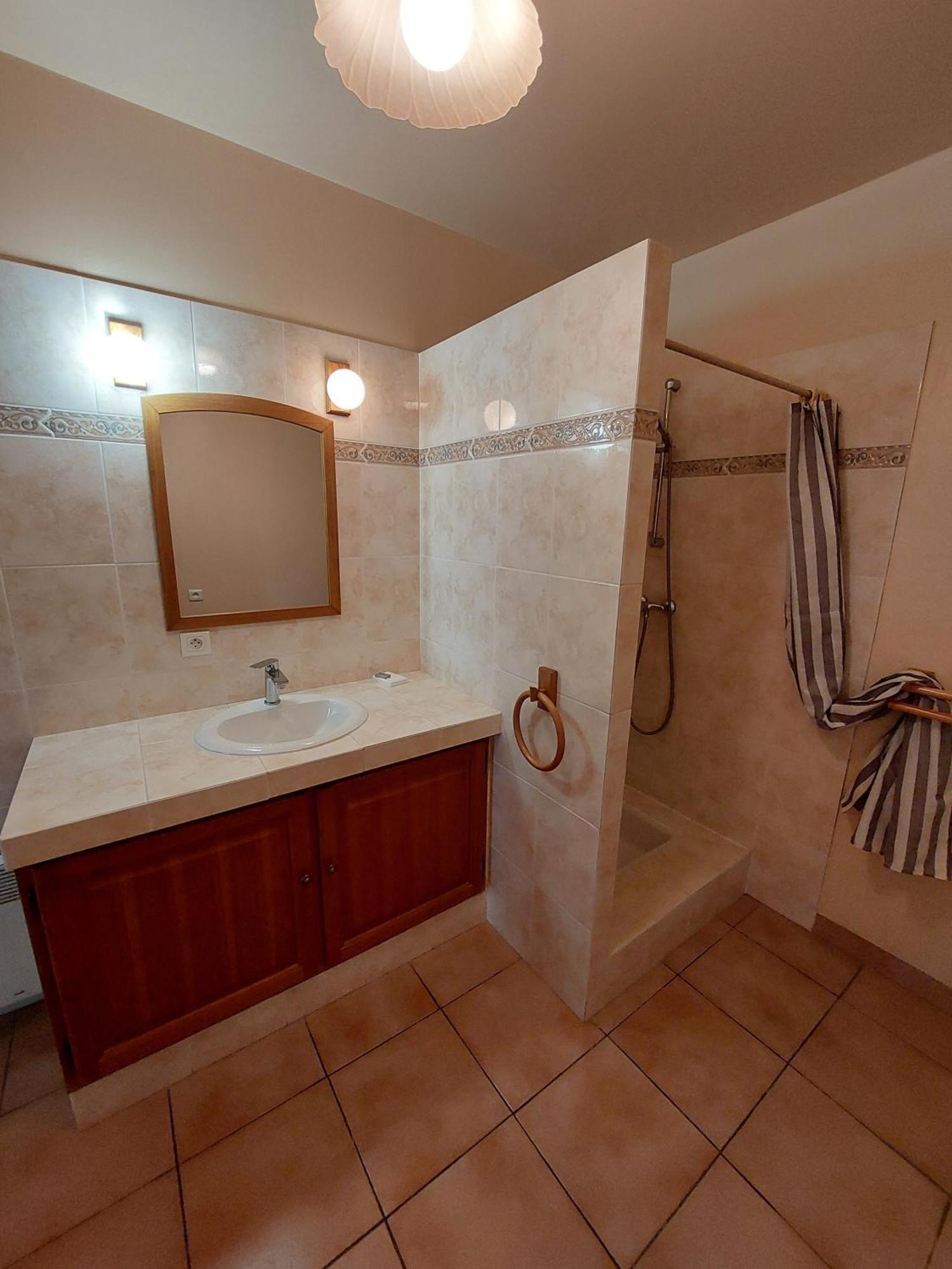 Mas Fontclaire - Sommieres Apartment Ngoại thất bức ảnh